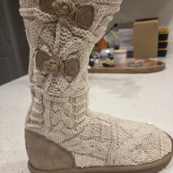 UGG Knit Boots in Cream and Tan - Picture 6 of 10